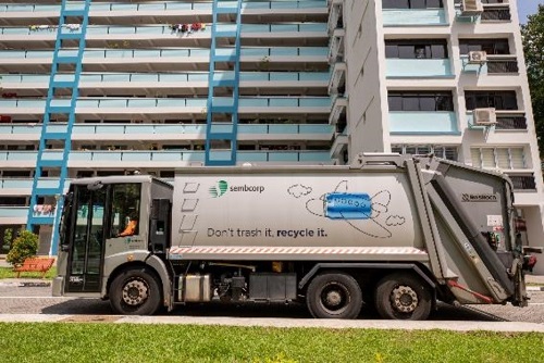 The Econic Rear-End Loader Refuse Collection Truck - 1